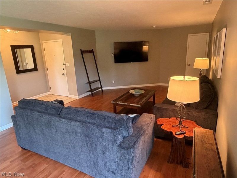 1900 Grove Court, Unit 114, Cleveland, OH 44113 Photo 7
