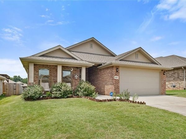 6011 NW Sherman Street , Bentonville, AR 72713