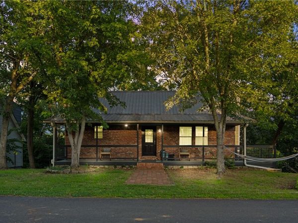 8210 Chestnut Drive , Rogers, AR 72756
