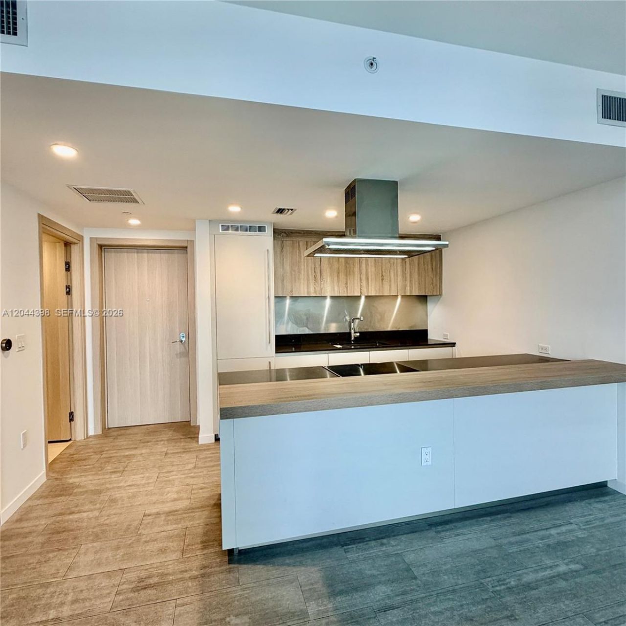1000 Brickell Plz , Unit 3410, Miami, FL 33131 Photo