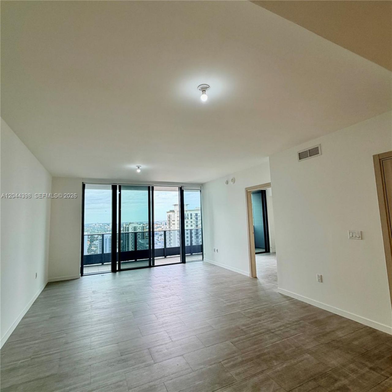 1000 Brickell Plz , Unit 3410, Miami, FL 33131 Photo