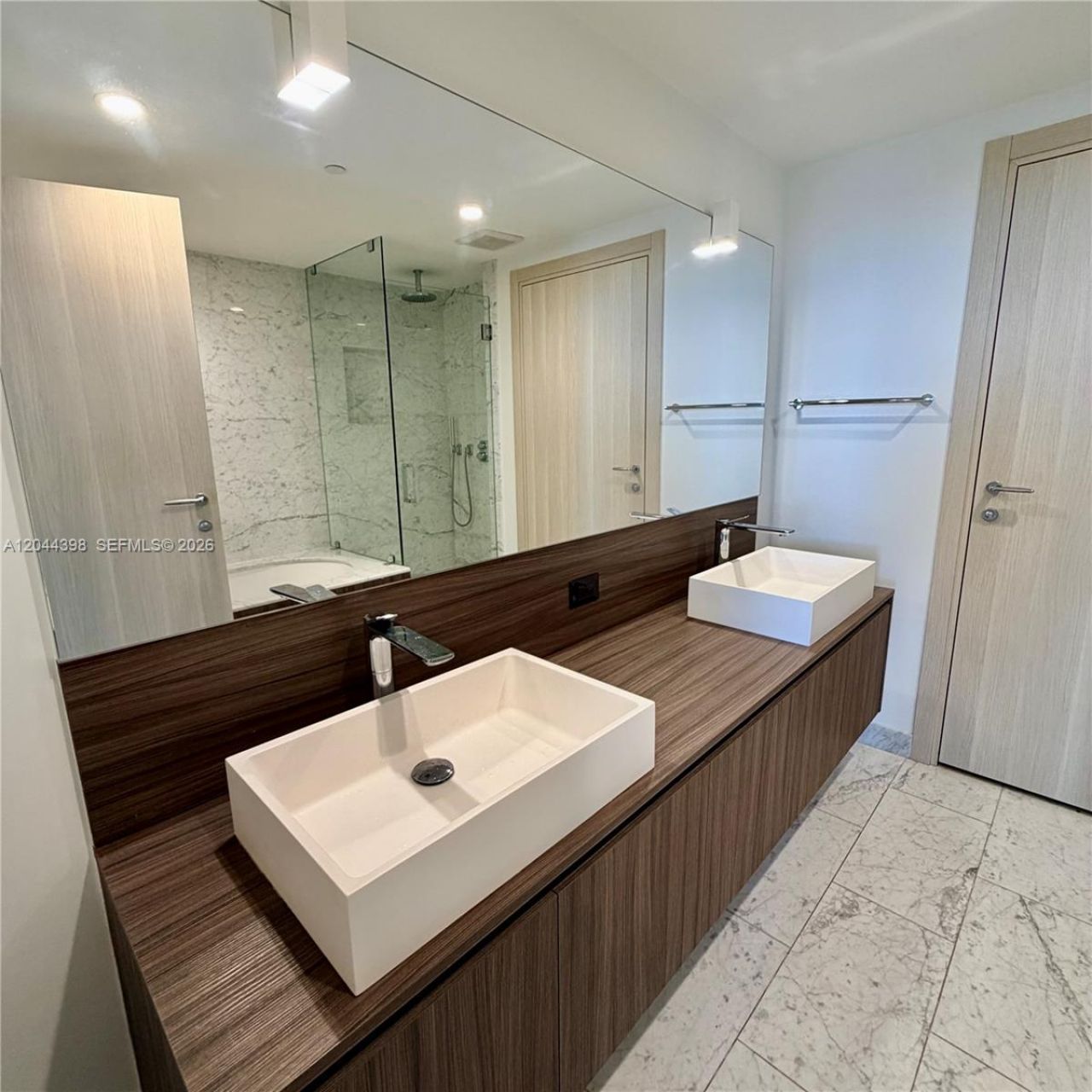 1000 Brickell Plz , Unit 3410, Miami, FL 33131 Photo