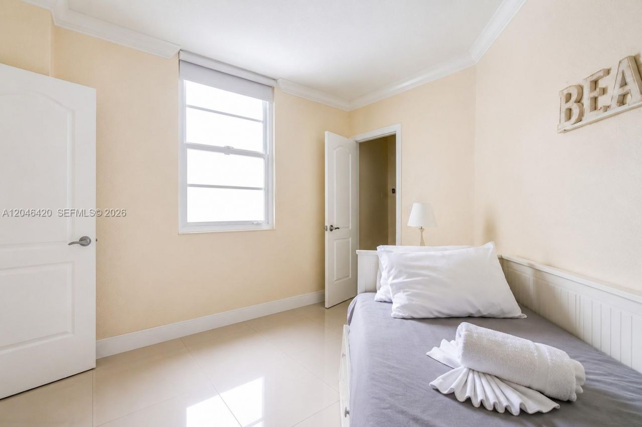 19370 Collins Ave , Unit 716, Sunny Isles Beach, FL 33160 Photo