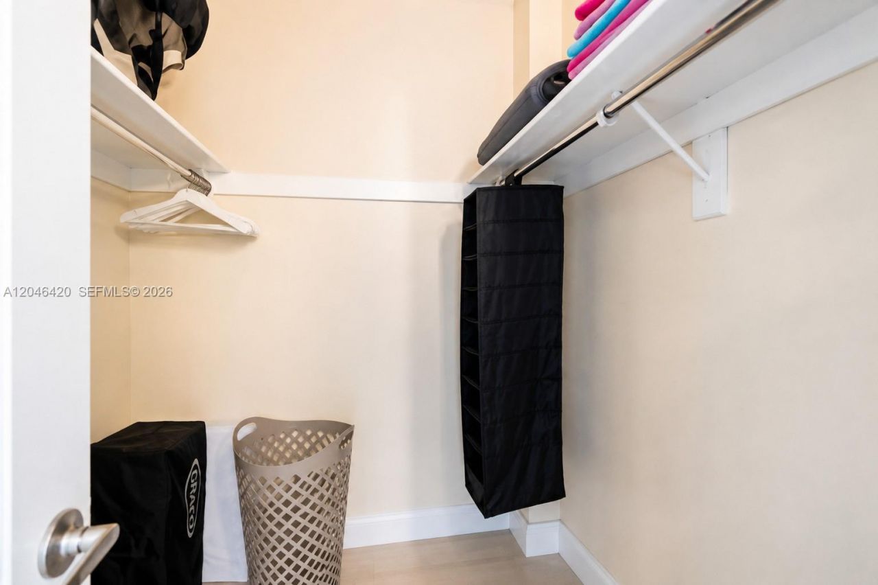 19370 Collins Ave , Unit 716, Sunny Isles Beach, FL 33160 Photo
