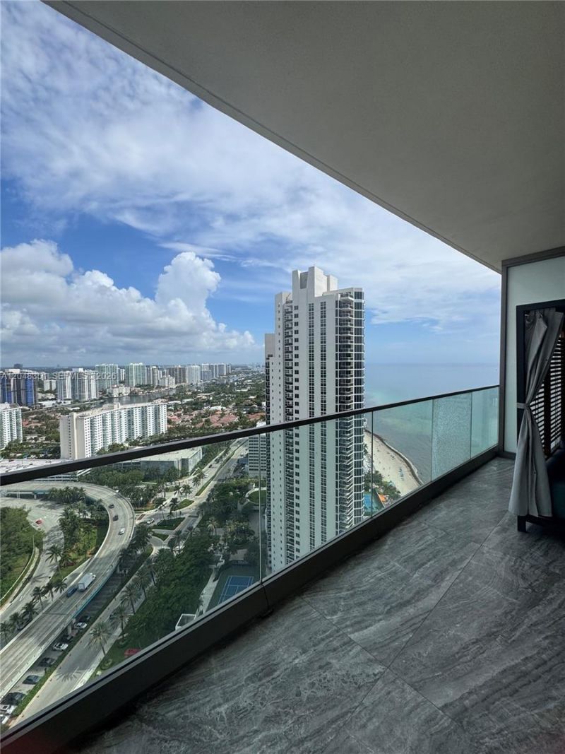 18975 Collins Ave , Unit 2901, Sunny Isles Beach, FL 33160 Photo