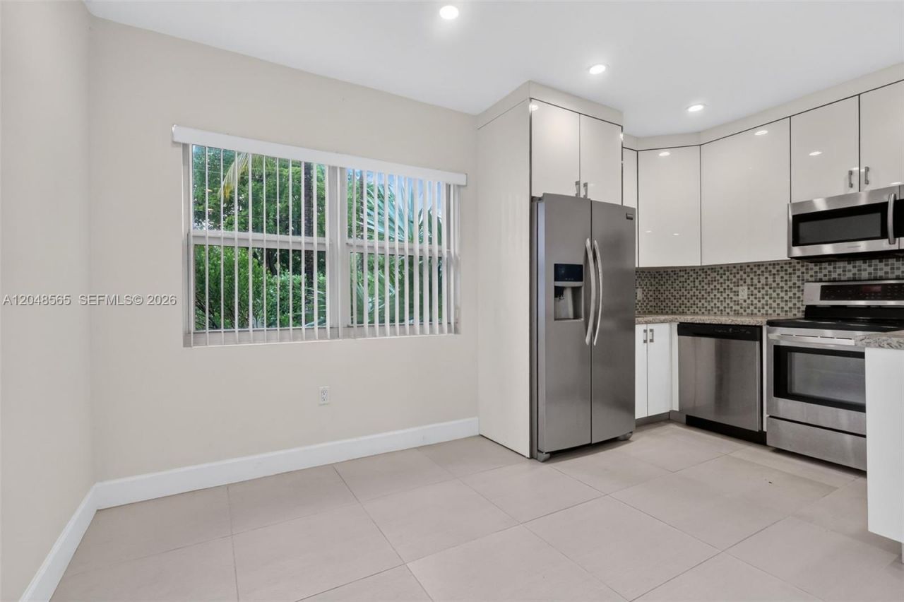 12800 NE 11th Ave , Unit 3, North Miami, FL 33161 Photo