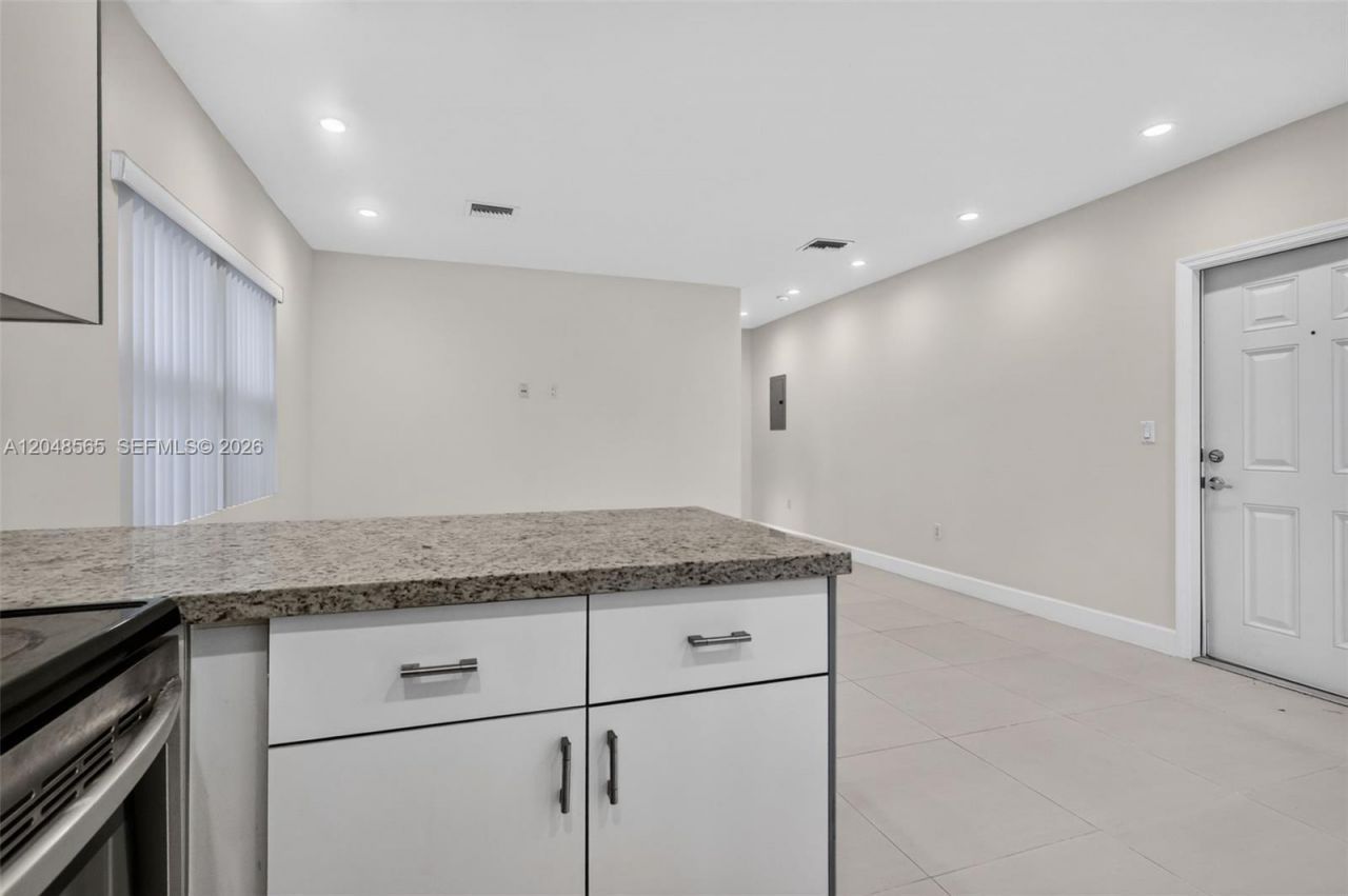 12800 NE 11th Ave , Unit 3, North Miami, FL 33161 Photo