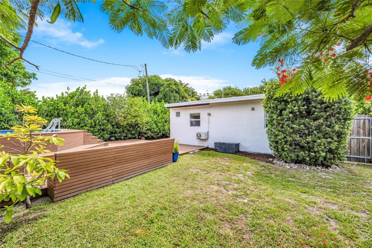 250 NW 40th Ave , Miami, FL 33126 Photo