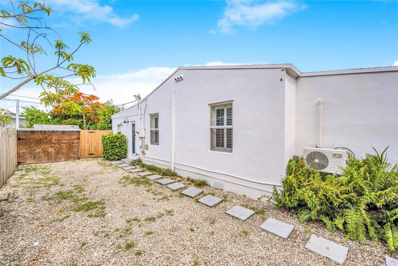 250 NW 40th Ave , Miami, FL 33126 Photo
