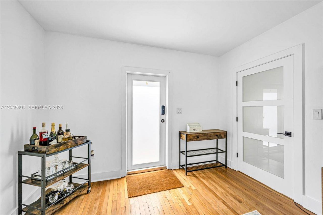 250 NW 40th Ave , Miami, FL 33126 Photo
