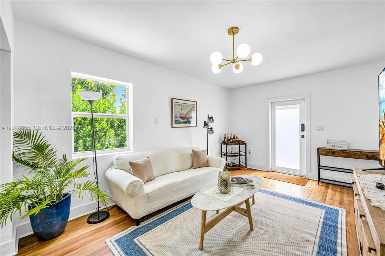 250 NW 40th Ave , Miami, FL 33126 Photo