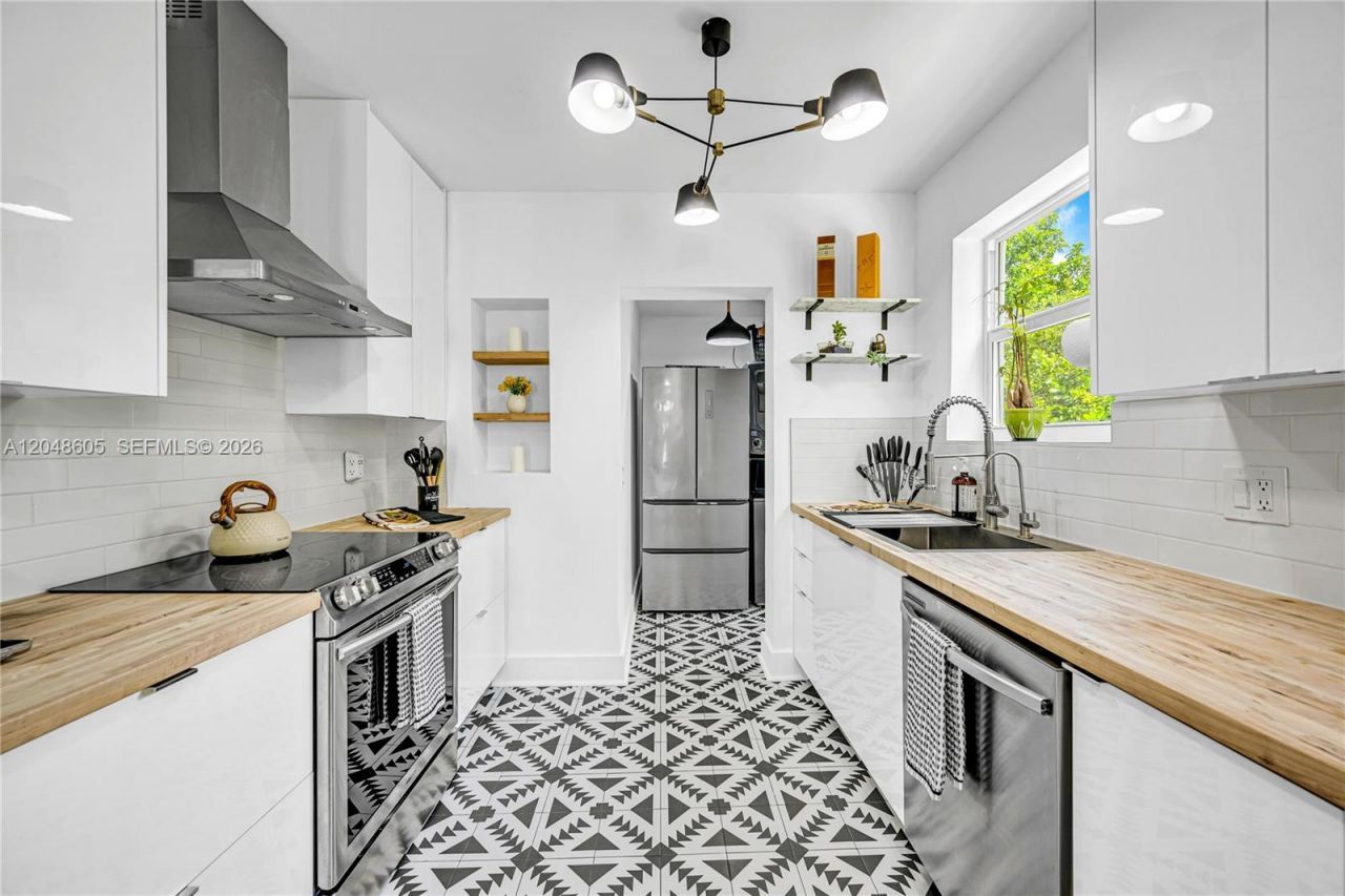 250 NW 40th Ave , Miami, FL 33126 Photo
