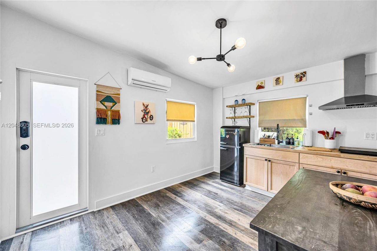 250 NW 40th Ave , Miami, FL 33126 Photo
