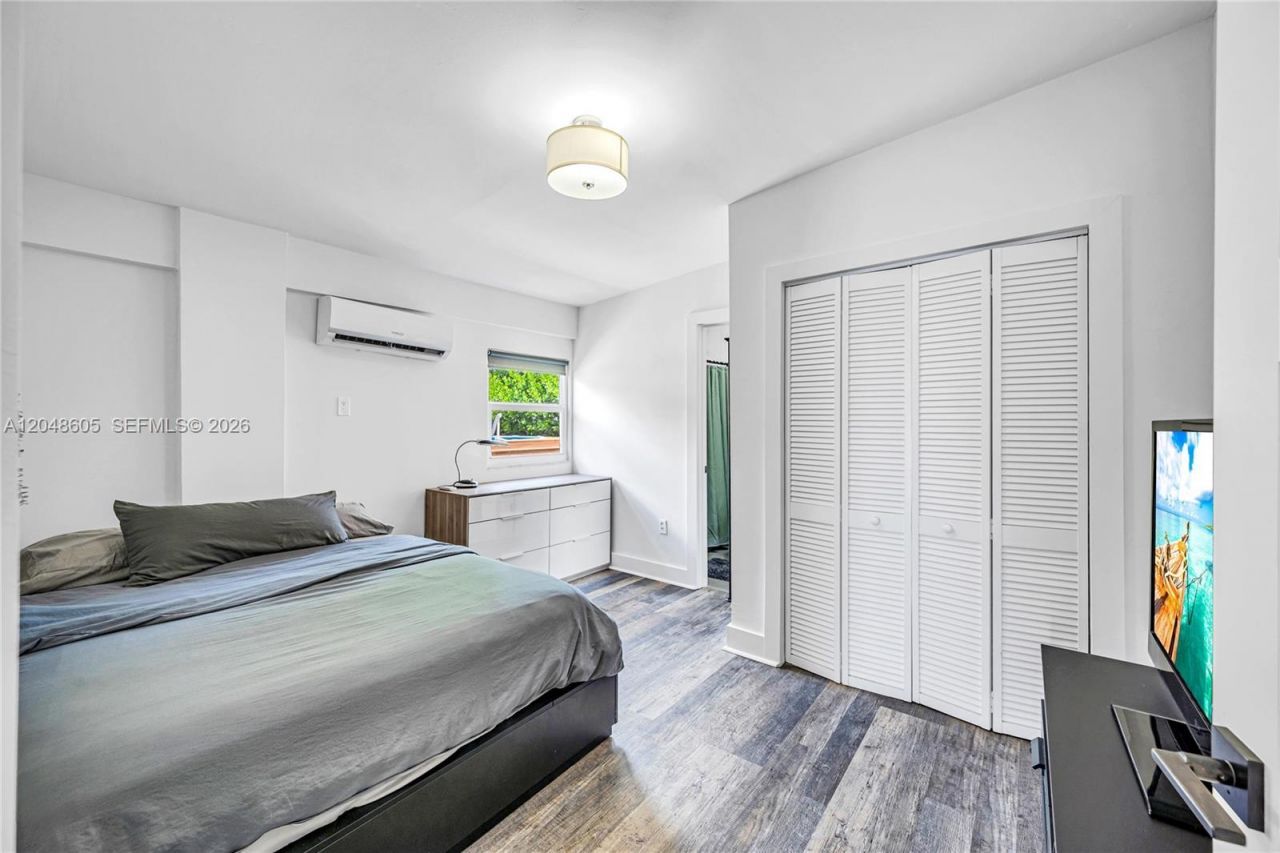 250 NW 40th Ave , Miami, FL 33126 Photo