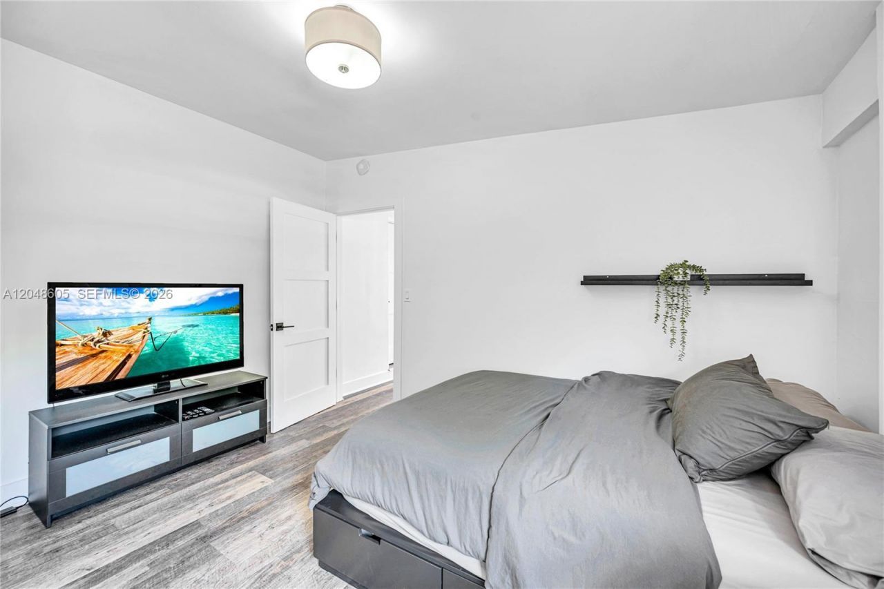 250 NW 40th Ave , Miami, FL 33126 Photo