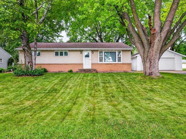 1512 N REXFORD STREET, Appleton, WI 54914