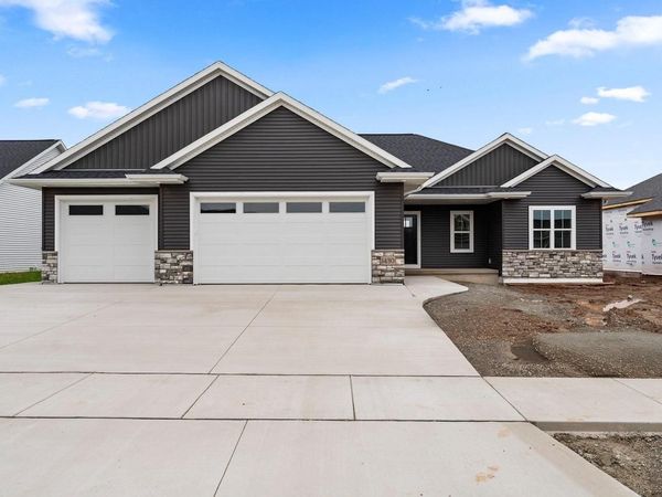 1430 DIVINITY DRIVE, De Pere, WI 54115