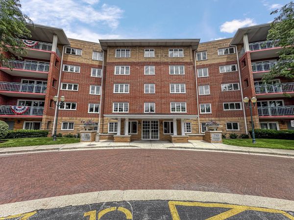 710 Creekside Drive , Unit 310, Mount Prospect, IL 60056