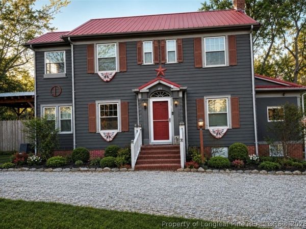 205 N College Street, Red Springs, NC 28377
