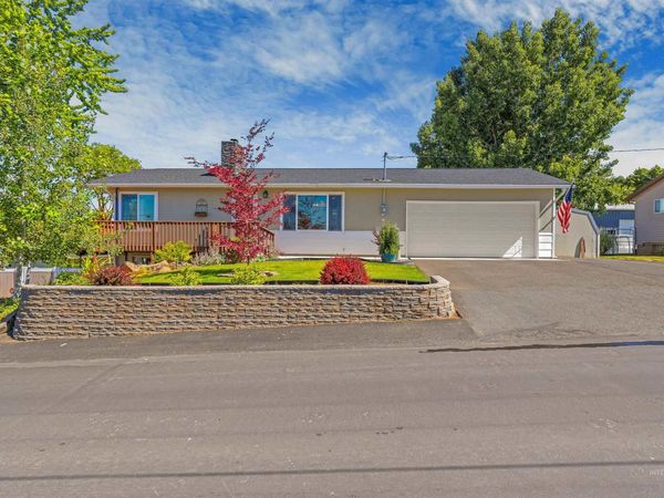 1303 Hemlock Avenue, Lewiston, ID 83501