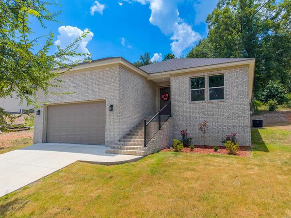 312 Columbia Hills Street , Hot Springs, AR 71913