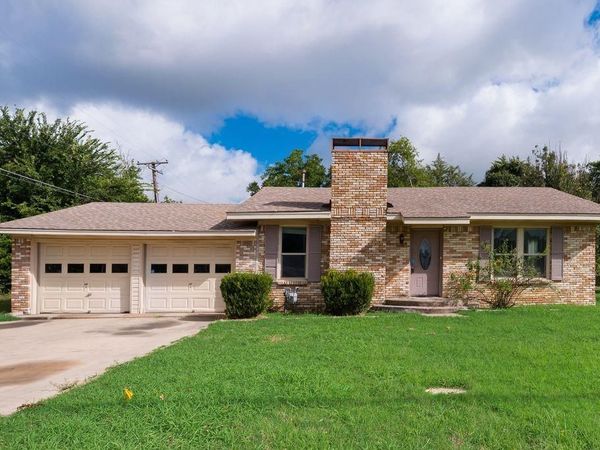 604 Casa Linda Street, Ennis, TX 75119