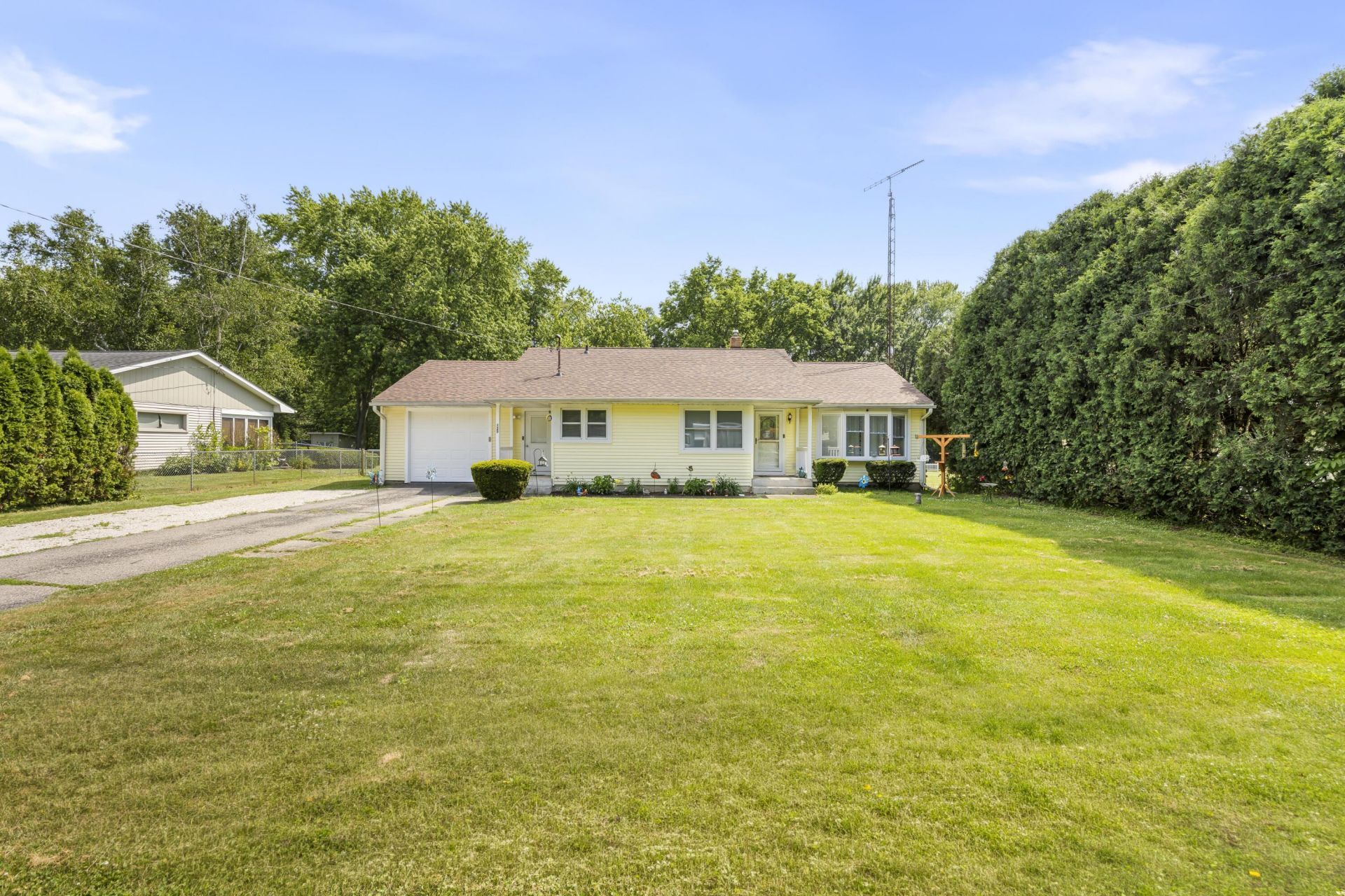 125 Oriole Drive, Battle Creek, MI 49037 Main Photo