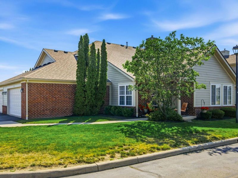 13 Greenhedge Circle, Delaware, OH 43015 Photo 2