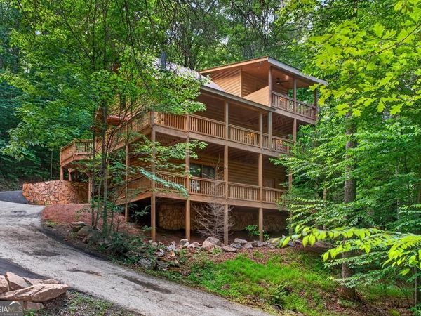 357 Hemlock Trail, Blue Ridge, GA 30513
