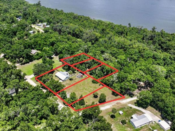 104 Woodcrest Avenue, Satsuma, FL 32189