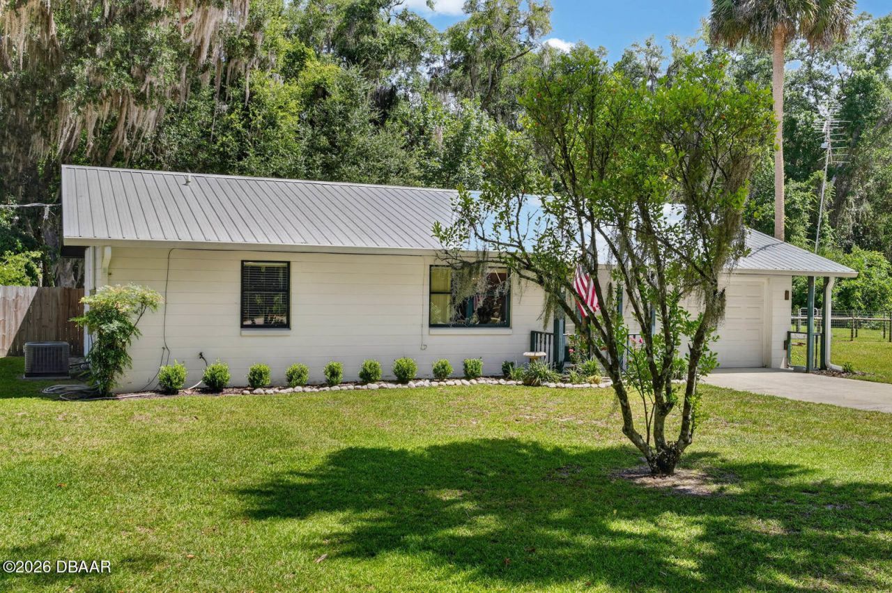 104 Woodcrest Avenue, Satsuma, FL 32189 Photo
