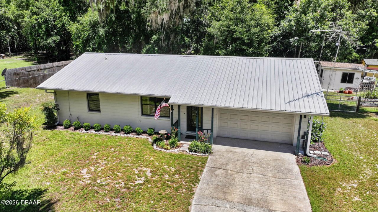 104 Woodcrest Avenue, Satsuma, FL 32189 Photo