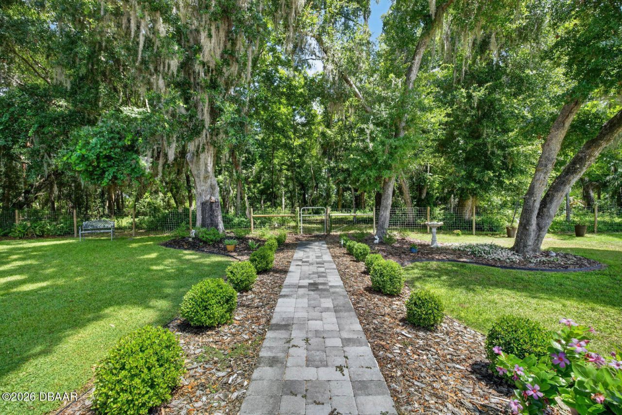 104 Woodcrest Avenue, Satsuma, FL 32189 Photo