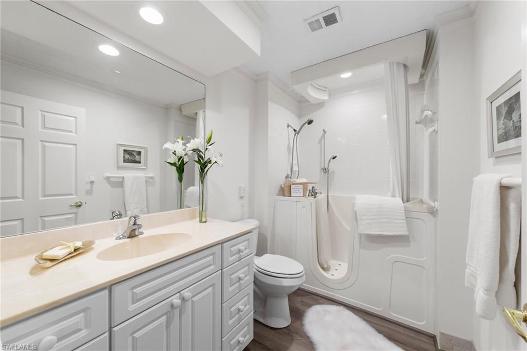 405 Arbor Lake Dr, Unit 4-103, Naples, FL 34110 Photo