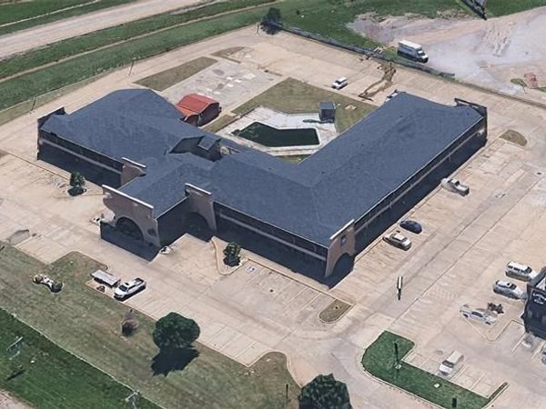 321 N Mustang Road, Yukon, OK 73099