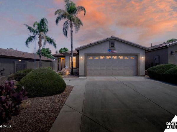 10798 W CHISHOLM Drive, Peoria, AZ 85373