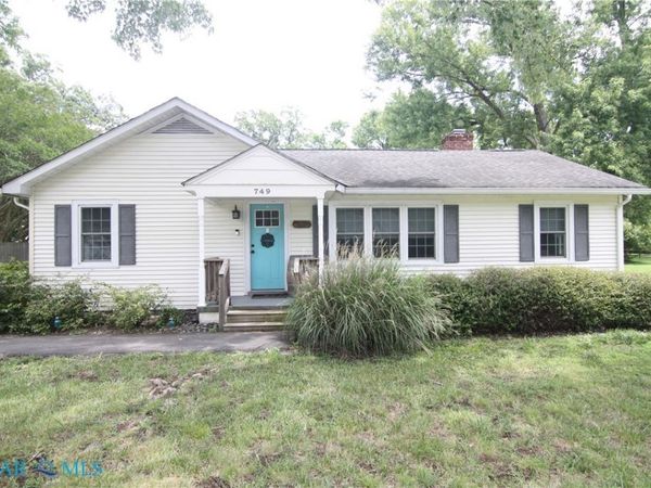 749 Johns Neck Road , Weems, VA 22576