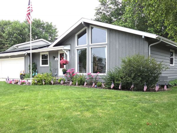 9395 S Burrell St, Oak Creek, WI 53154