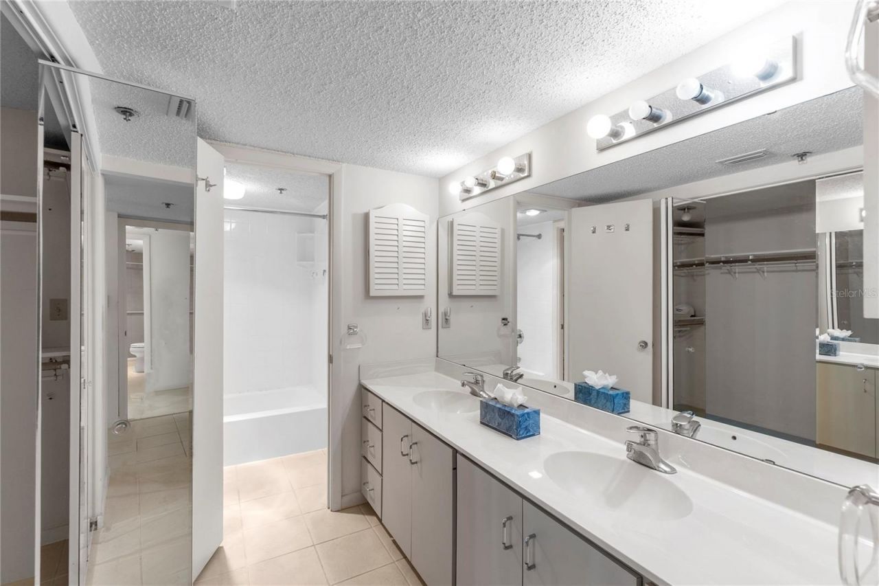 101 Sunset Drive, Unit PH1, Sarasota, FL 34236 Photo