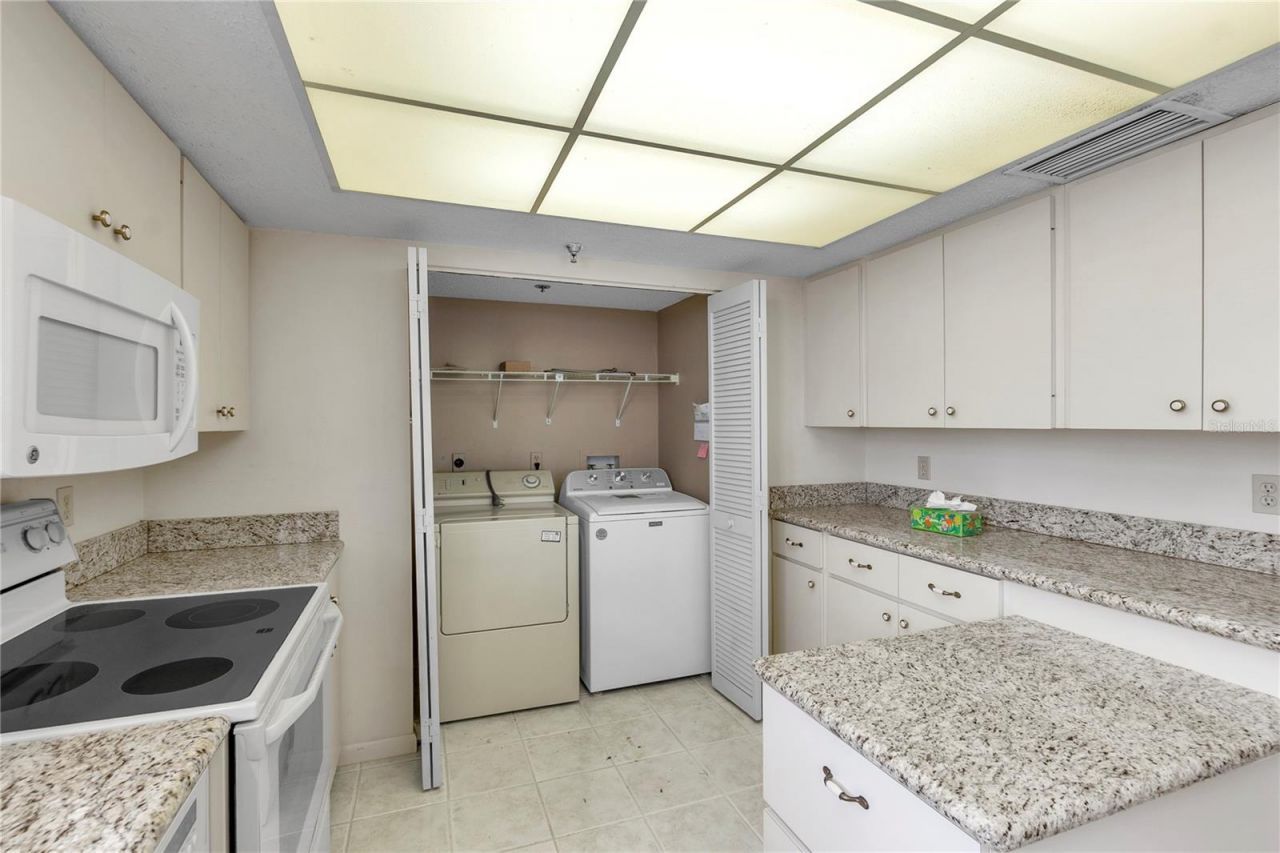 101 Sunset Drive, Unit PH1, Sarasota, FL 34236 Photo