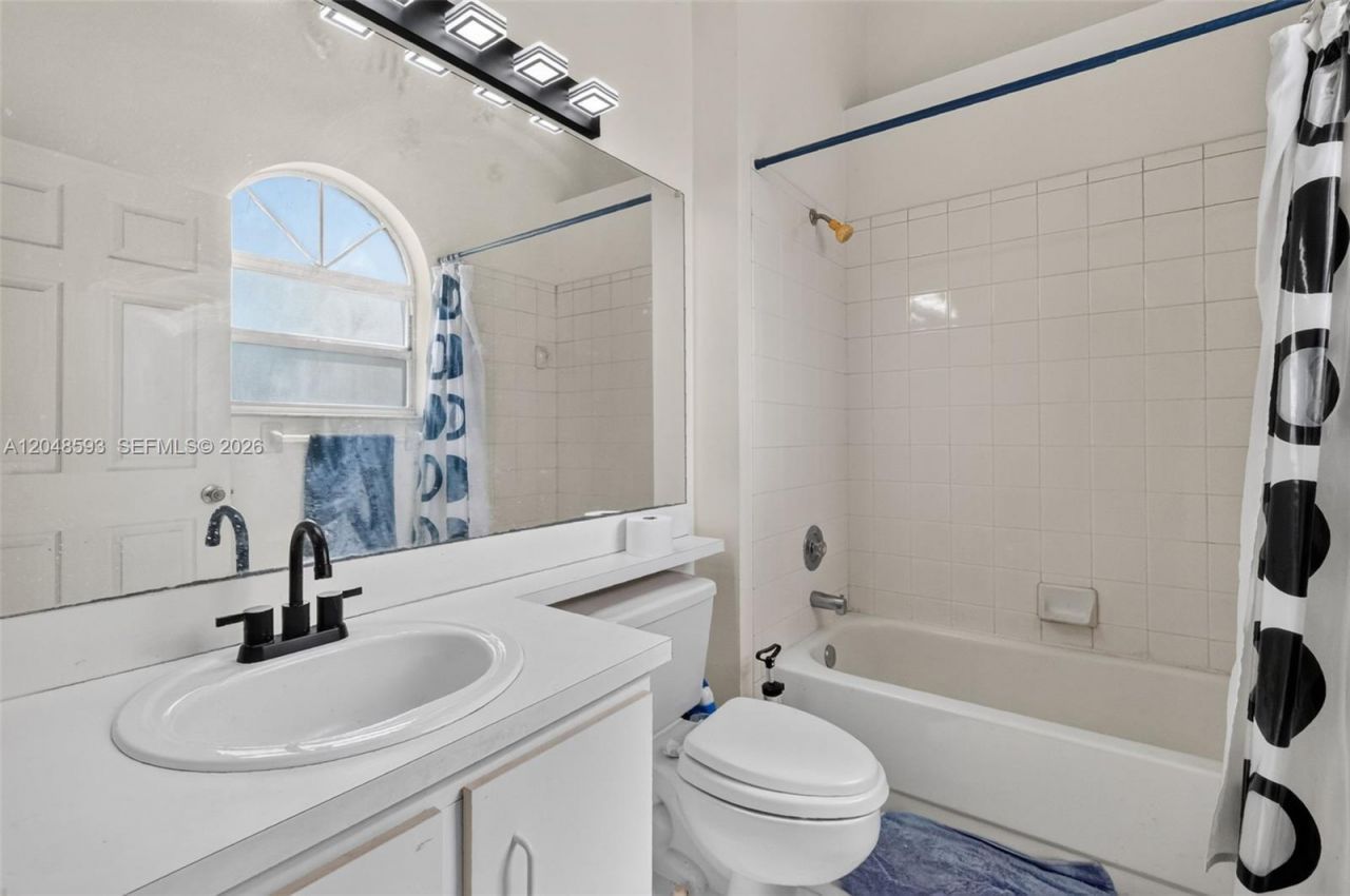 3835 NW 122nd Ter , Sunrise, FL 33323 Photo