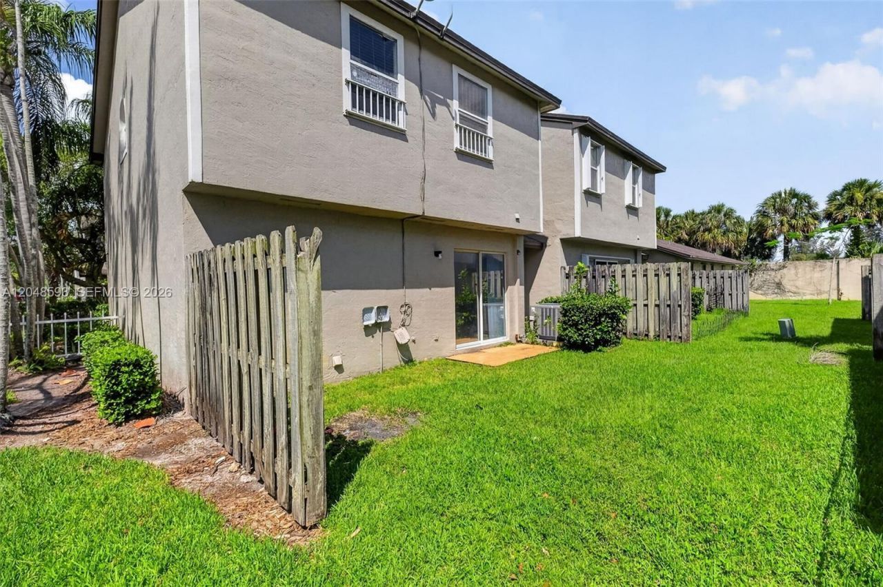 3835 NW 122nd Ter , Sunrise, FL 33323 Photo