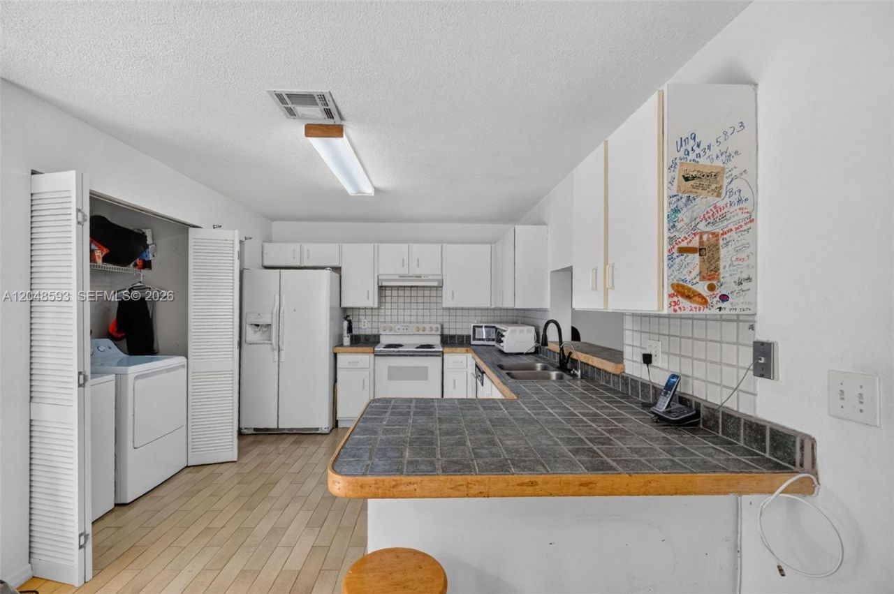 3835 NW 122nd Ter , Sunrise, FL 33323 Photo