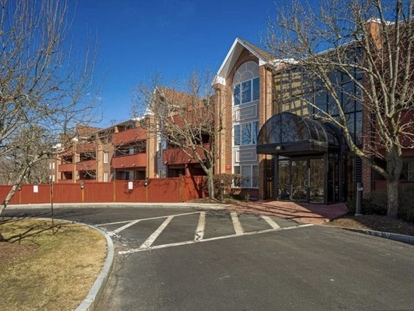 100 Rosemary Way, Unit 203, Needham, MA 02494