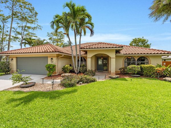 1707 Primrose Lane, Wellington, FL 33414