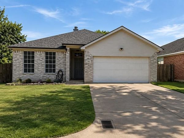 3601 Lasso Road, Fort Worth, TX 76262