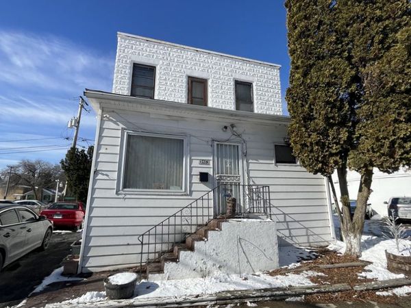 846 S Genesee Street , Waukegan, IL 60085