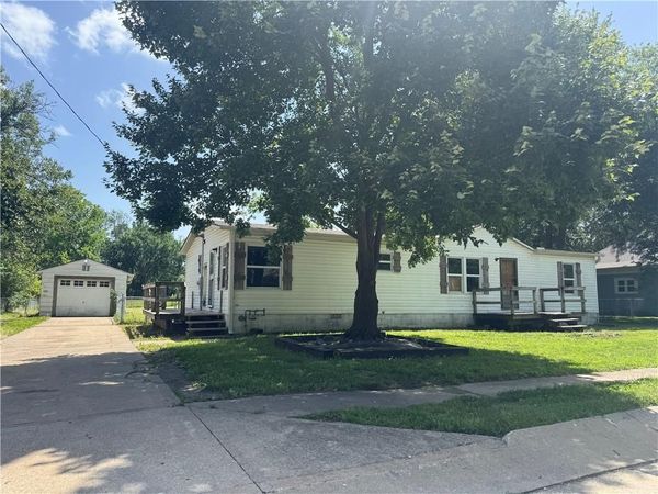 107 W 1st Street, Garden City, MO 64747