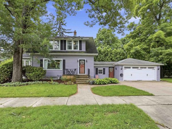 1115 HEWITT STREET, Neenah, WI 54956