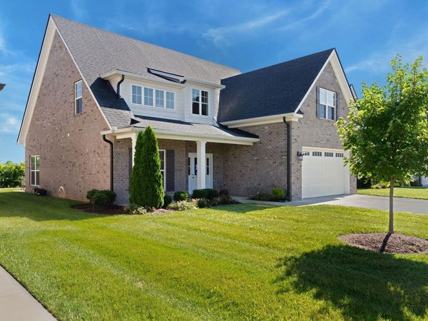 522 McChrystal Dr , Murfreesboro, TN 37129